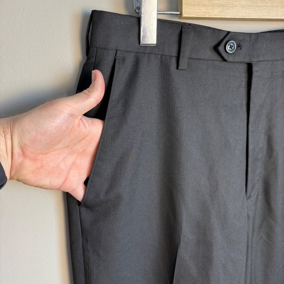 Haggar Men's Chino Casual Dress Pant Black Size Tag: 32x32 Flat Front Trouser - Picture 3 of 14